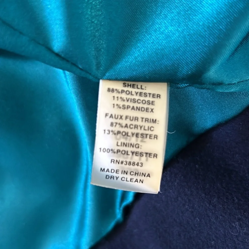 Tahari Navy cape style cropped jacket size medium - Picture 8 of 12